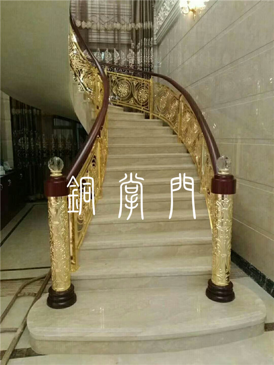 铜楼梯